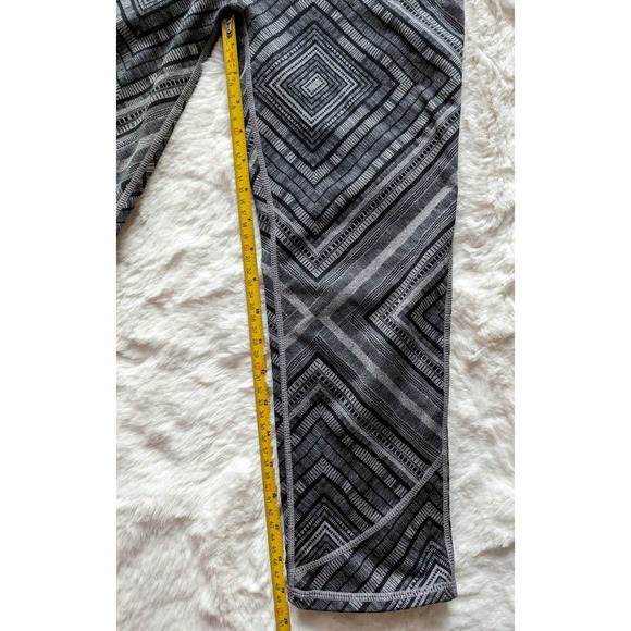 Fabletics Lima Capri Powerhold Leggngs Medium - Picture 8 of 8